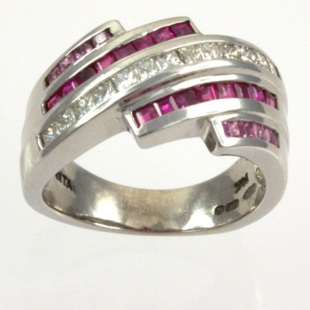 14ct white gold Diamond/Ruby/Sapphire unusual Ring size MÂ½